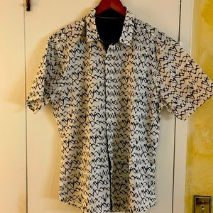Short sleeves Mens Shirt Brand Smash size Medium color white with Navy Print